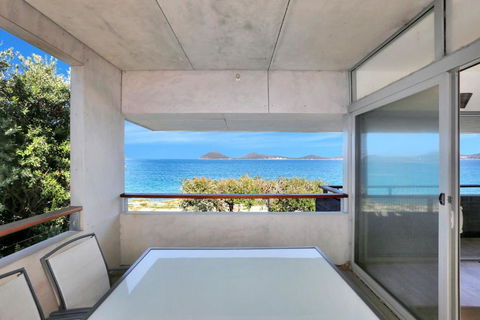 Architectural Design On The Beach - Hotel NSW 1