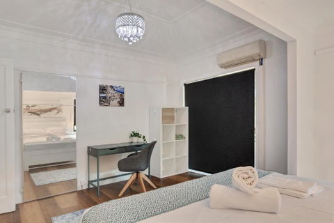 Ashgrove Home - Hotel NSW 4