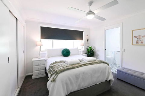 Aspen Abode - CBD, Fireplace, BBQ, 3 Smart TVs - Hotel NSW 2