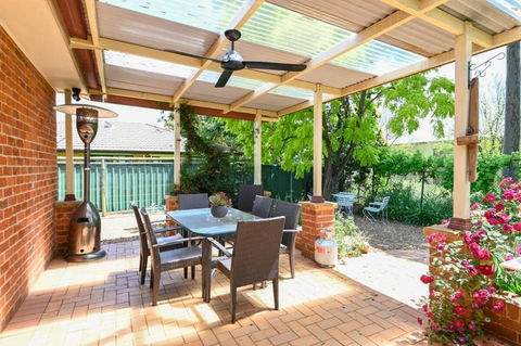 Aspen Abode - CBD, Fireplace, BBQ, 3 Smart TVs - Hotel NSW 3