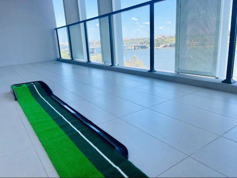 Astonishing Waterview Condo With Pool, Parking - Hotel NSW 4
