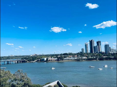 Astonishing Waterview Condo With Pool, Parking - Hotel NSW 2