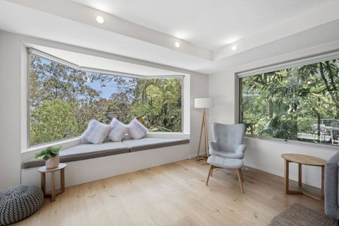 Audrey - Little Cove - Hotel NSW 1