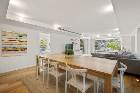 Audrey - Little Cove - Hotel NSW 3