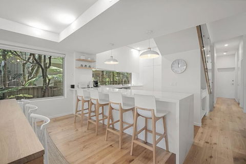 Audrey - Little Cove - Hotel NSW 4