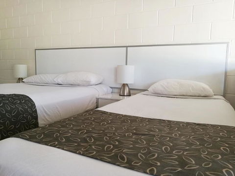 Augathella Motel & Caravan Park - Hotel NSW 4