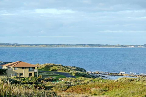 Augusta Beachfront - Watch The Whales Go By - Hotel NSW 0