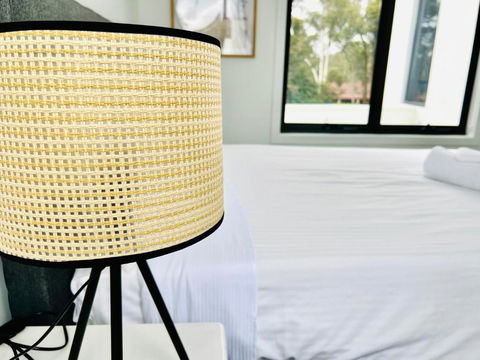 Austral Newly Built Modern 3 Br Home - Hotel NSW 4