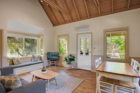 Autumn Abode Cottages - One - Hotel NSW 1
