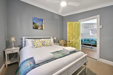 Autumn Leaf Cottage - Heritage Charm, Close To CBD - Hotel NSW 2