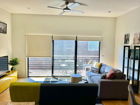 Ascot Vale - Lovely 2 Bedroom Townhouse Close To Everything! - Hotel NSW 1