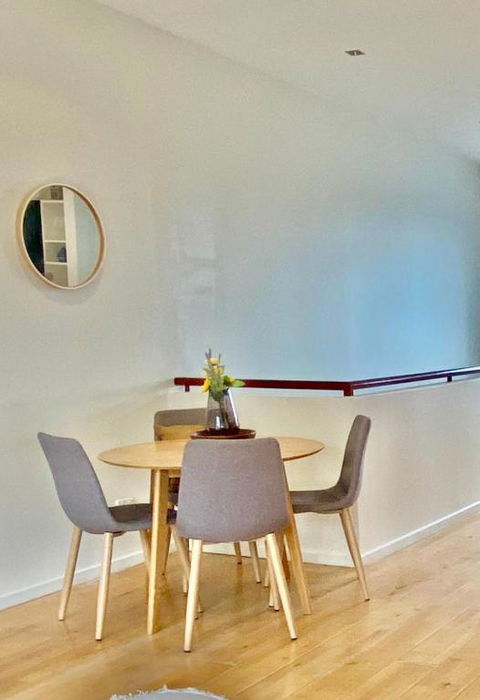 Ascot Vale - Lovely 2 Bedroom Townhouse Close To Everything! - Hotel NSW 3