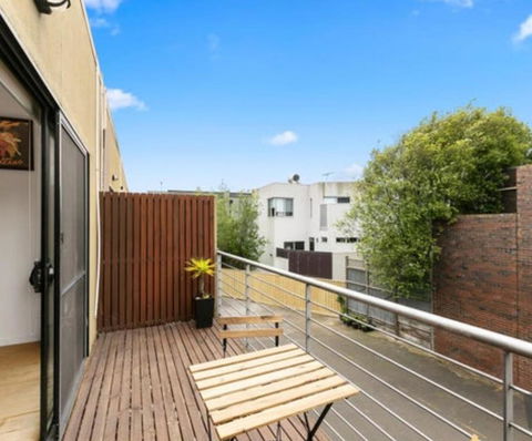 Ascot Vale - Lovely 2 Bedroom Townhouse Close To Everything! - Hotel NSW 4