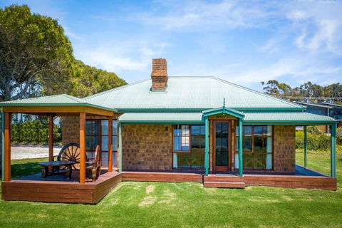 Apollo Bay Cottages- Sugarloaf - Hotel NSW 2