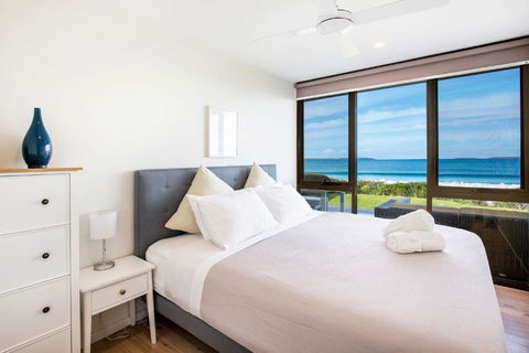 Azure Absolute Beachfront I Pet Friendly - Hotel NSW 3