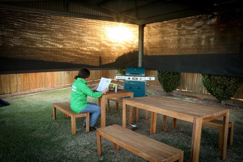 Emerald Park Motel - Hotel NSW 9