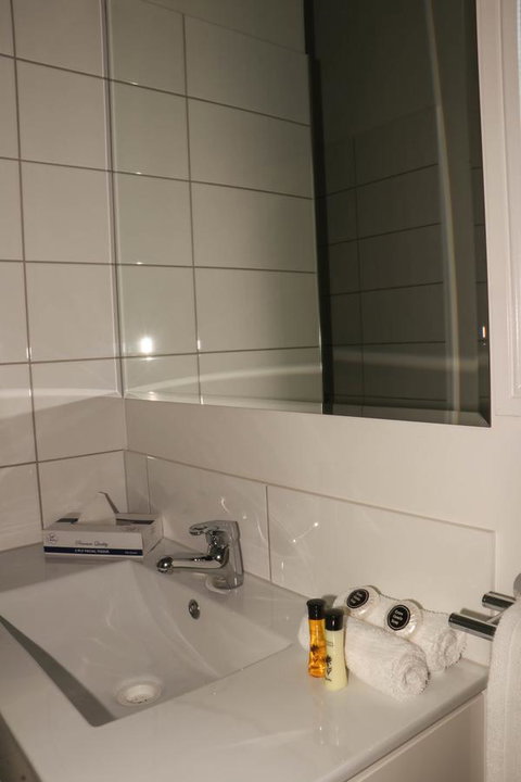 Emerald Park Motel - Hotel NSW 3