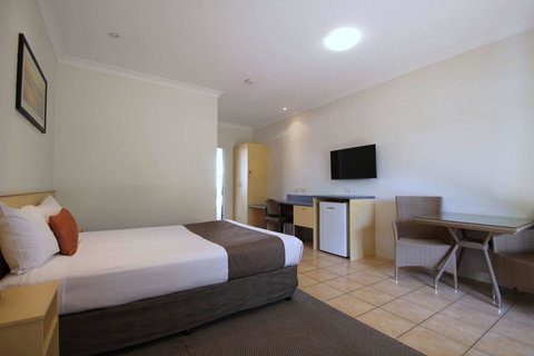 Midlander Motor Inn - Hotel NSW 21