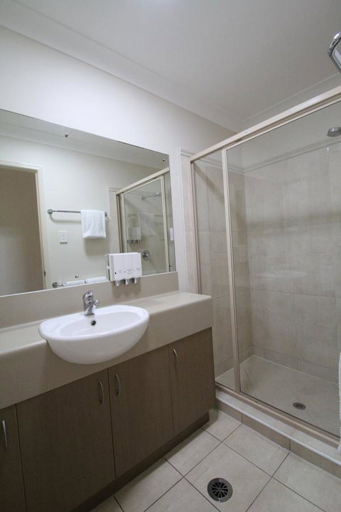 Midlander Motor Inn - Hotel NSW 4