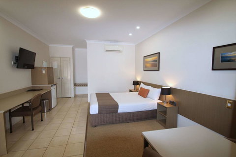 Midlander Motor Inn - Hotel NSW 24