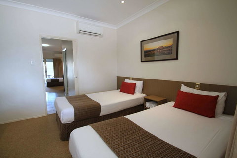 Midlander Motor Inn - Hotel NSW 6