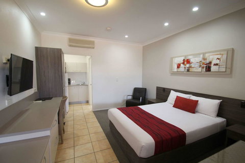 Midlander Motor Inn - Hotel NSW 12