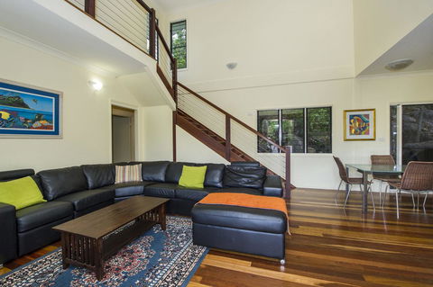 Manyana, 3 Opalia Court - Hotel NSW 4
