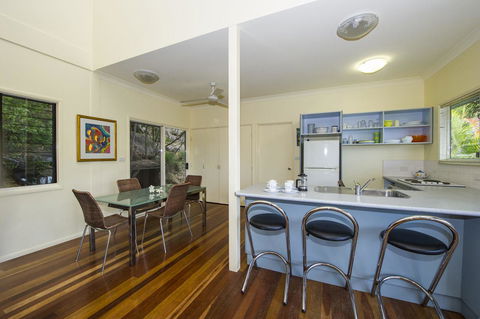 Manyana, 3 Opalia Court - Hotel NSW 5