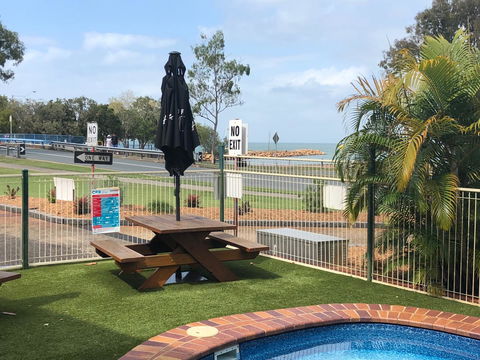Bribie Waterways Motel - Hotel NSW 4