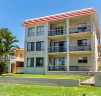 Enjoy the sea breezes from the balcony - Boyd St Woorim - Hotel NSW