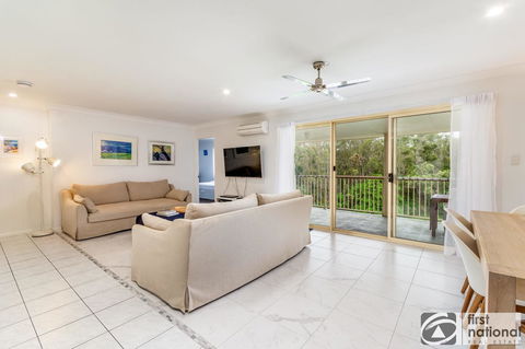 Immaculate Spacious Second Floor Unit Overlooking Pristine Parklands - Hotel NSW 3