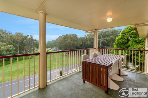 Immaculate Spacious Second Floor Unit Overlooking Pristine Parklands - Hotel NSW 0