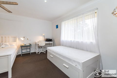 Immaculate Spacious Second Floor Unit Overlooking Pristine Parklands - Hotel NSW 4