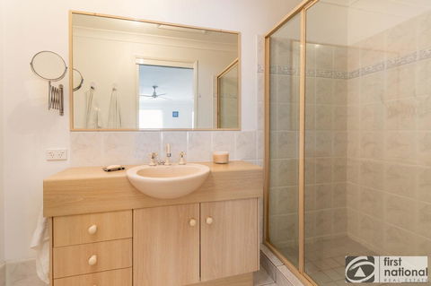 Immaculate Spacious Second Floor Unit Overlooking Pristine Parklands - Hotel NSW 13