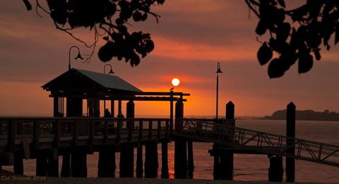 Lowset Home On The Canal - Dolphin Dr, Bongaree - Hotel NSW 18