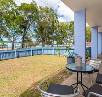 Charm and Comfort in this Ground floor unit with water views Welsby Pde Bongaree - Hotel NSW