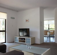 Close to Surf Beach Surf Club Hotel and Shops - Boyd St Woorim - Hotel NSW
