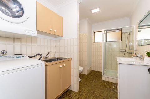 Spacious Family Unit With Incredible Views. - Hotel NSW 13