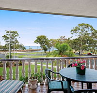 Huge top floor unit across the road....Waterfront - Hotel NSW
