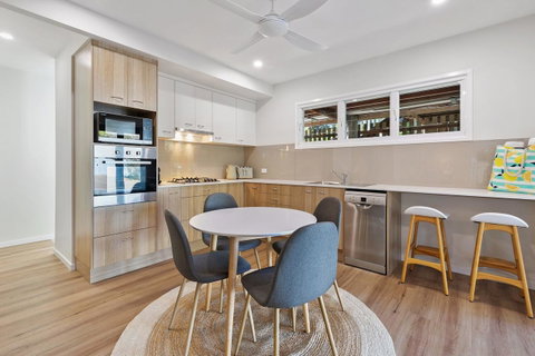 Day Dreaming - Hotel NSW 0