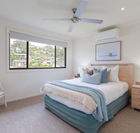 'Sandy Point Haven' 21a Sandy Point Rd - Stylish Haven with WIFI Air conditioning  Water views - Hotel NSW
