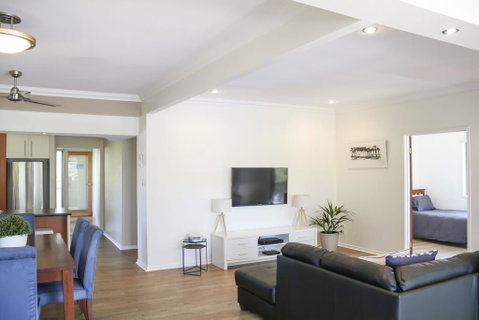 'Top Tier' Dog Friendly Holiday Home - Hotel NSW 3