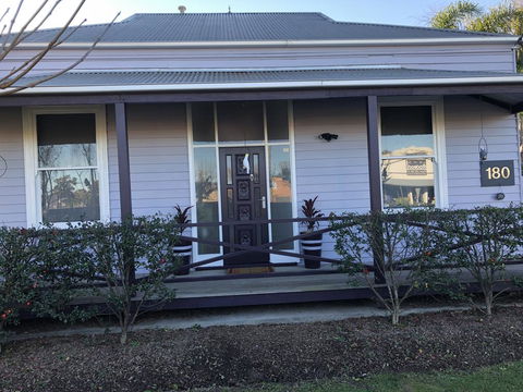 'Tranquil Moments On Macleod' - Hotel NSW 1