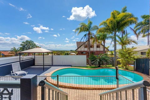 1-33 Tingira Close - Rainbow Beach, Gorgeous Ocean Views, Swimming Pool, Air Conditioning - Hotel NSW 3