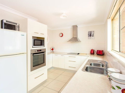 1/4 Huntly Close - Hotel NSW 1