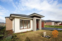 Book Cranbourne West Accommodation Vacations Hotel NSW Hotel NSW