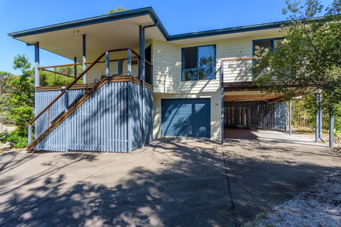 12 Ibis Court - Highset Beach House With Natural Bushland Gardens And Covered Decks - Hotel NSW 1