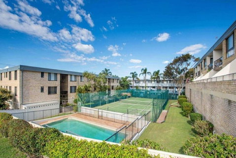 14 'THE DUNES', 38 MARINE DR - LARGE UNIT WITH POOL, TENNIS COURT AND DIRECTLY ACROSS FROM FINGAL - Hotel NSW 0