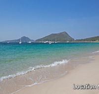 18 'Shoal Bay Beach Apartments' - fantastic air conditioned unit with a pool  lift