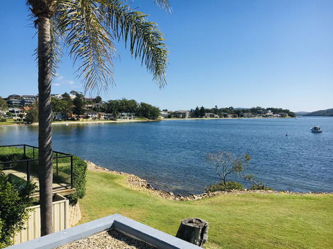 2 The Shores Soldiers Point - Waterfront - Uninterrupted Water Views INCLUDING ALL LINEN & TOWELS, Free Wi-Fi - Hotel NSW 2
